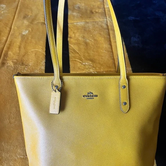 Coach F58846 Yellow with Silver Hardware City Zip Tote Bag in Pebbled Leather - Picture 3 of 7